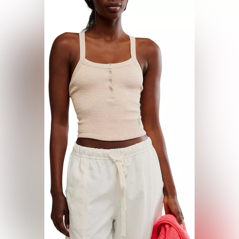 Free People Movement All Clear Scrunched
Henley Tank size M/L color home plate
